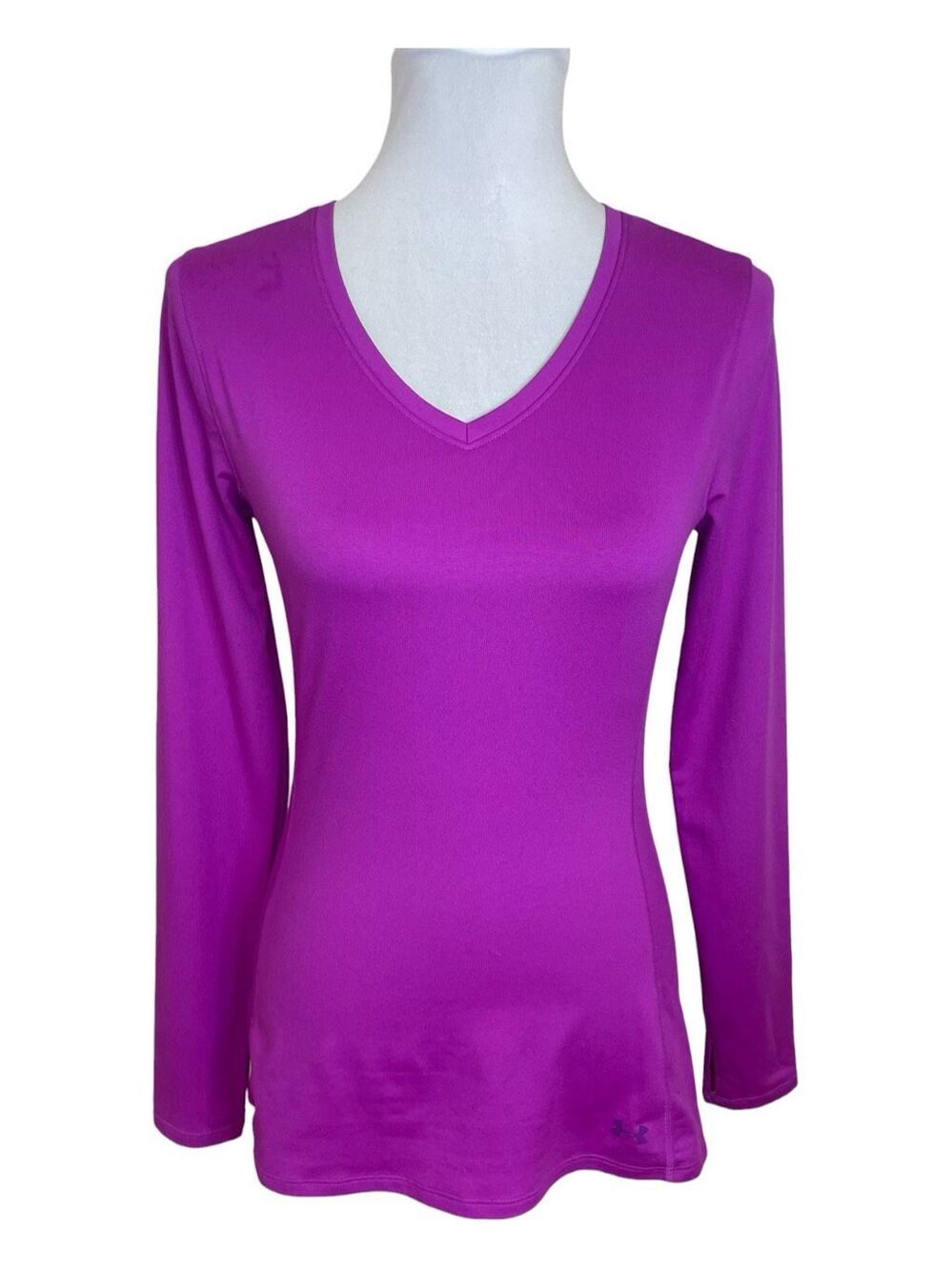 Under Armour Cold Gear V-neck Fitted Long Sleeve Base Layer Fuchsia Size Medium